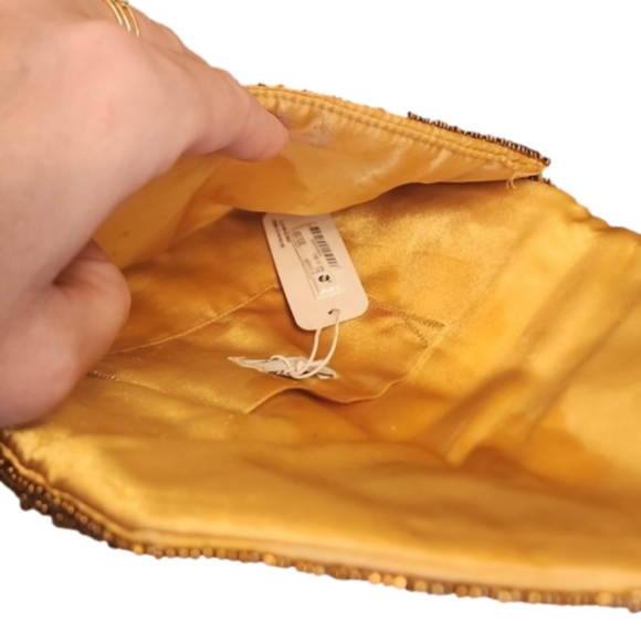 Charming Charlie good, silver bronze beaded and sequins clutch. - Picture 7 of 7